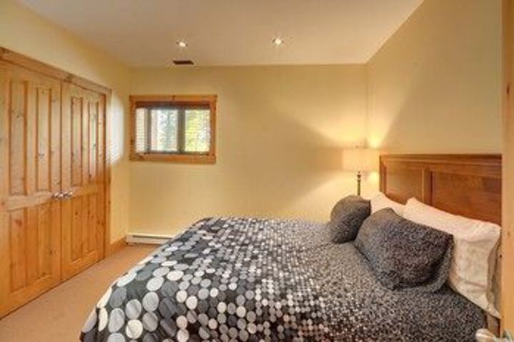 Room 4 of 22