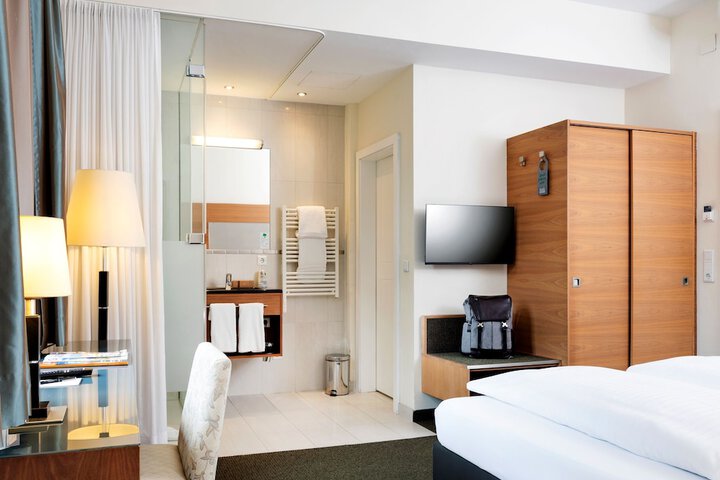 Room 54 of 136