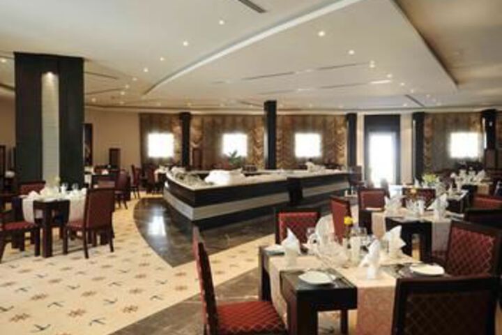 Dining 64 of 70