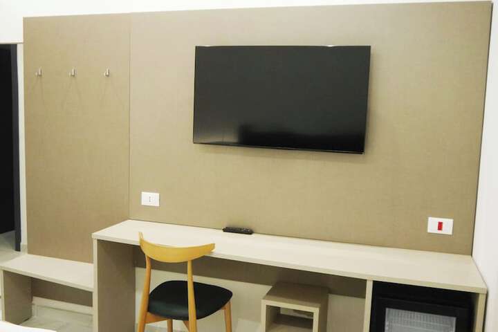 Room 40 of 98