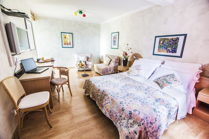 Room 5 of 49