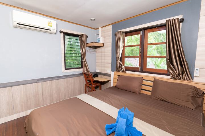 Room 8 of 95