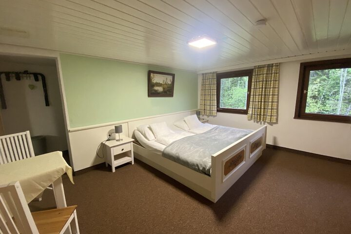 Room 5 of 97