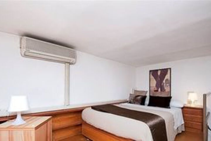 Room 76 of 209