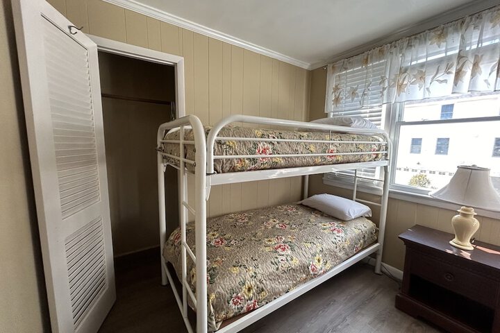 Room 16 of 138