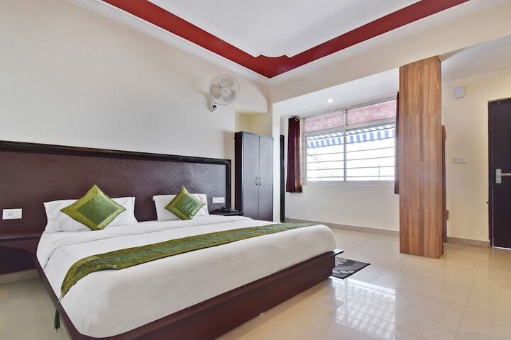 Room 10 of 36