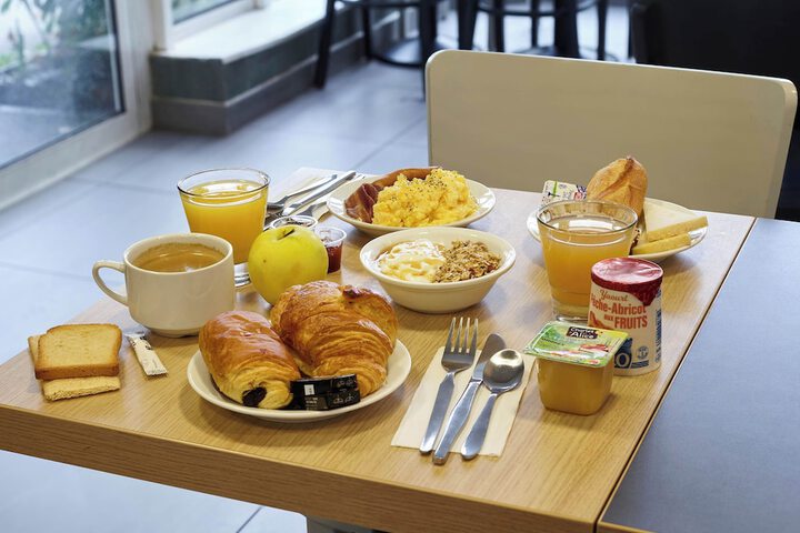 Breakfast/Coffee Service 19 of 22