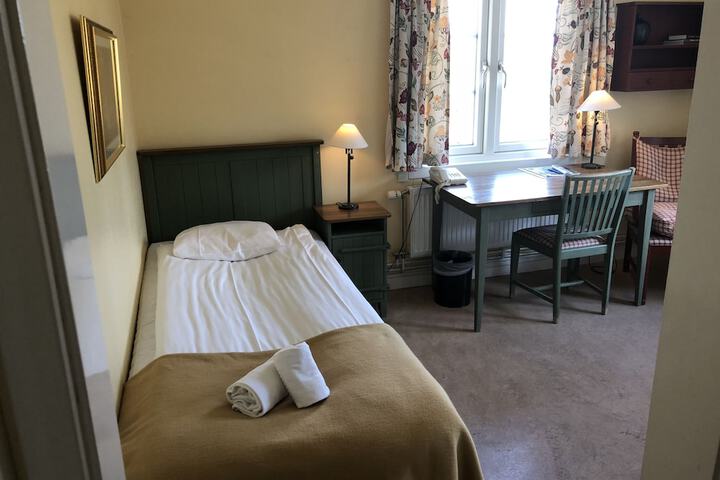 Room 10 of 66