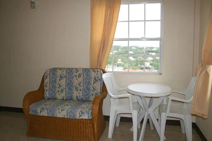 Room 33 of 70