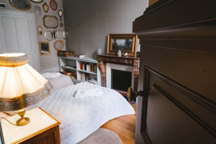 Room 16 of 24