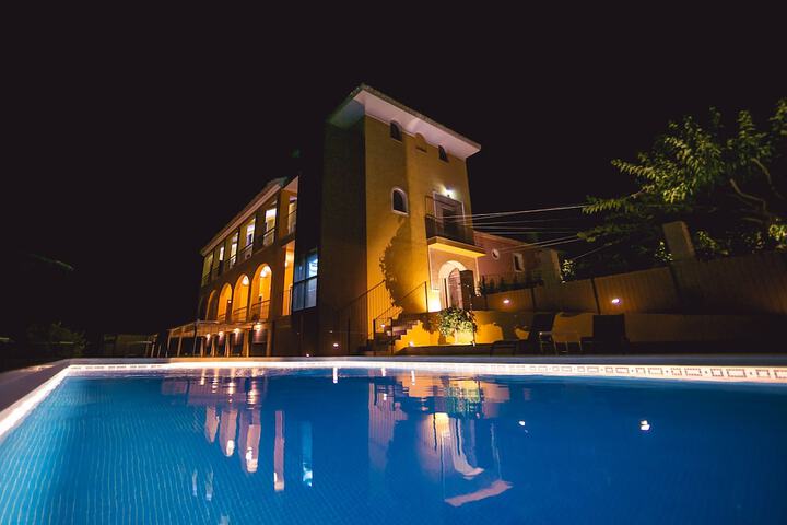 Pool 30 of 67