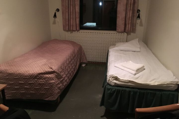 Room 5 of 65