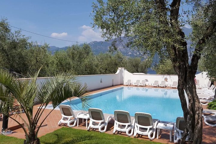 Hotel Pool