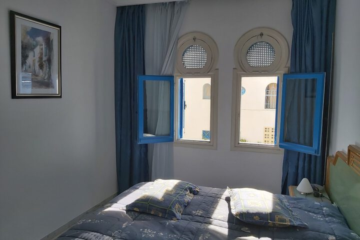 Room 10 of 29
