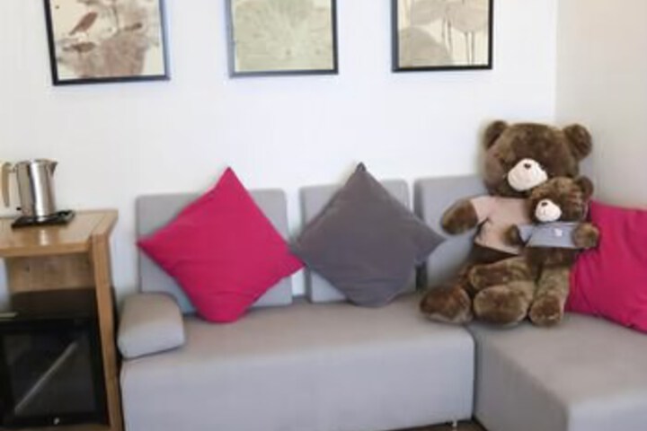 Room 4 of 7