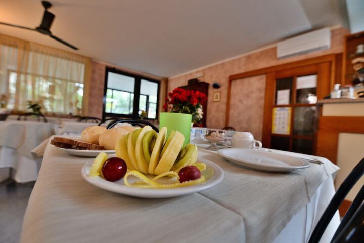 Breakfast area