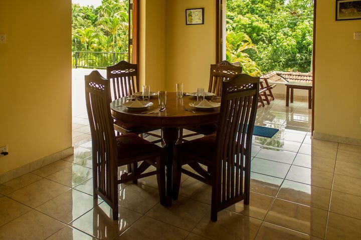 Dining 45 of 81