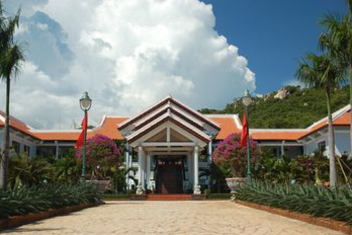 Hotel 76 of 104