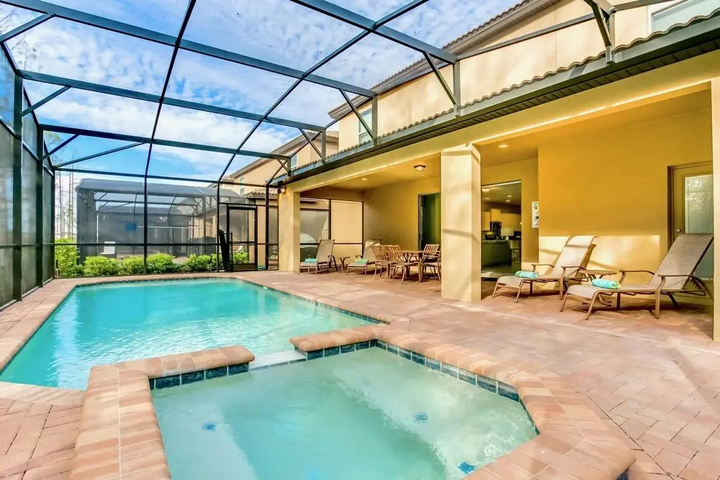 Pool 10 of 26