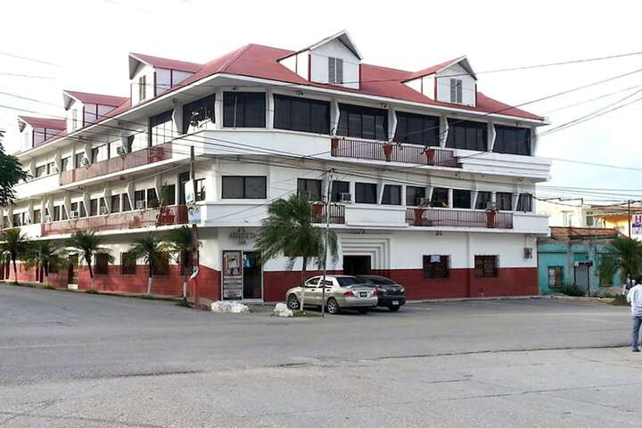 Hotel Casa Flores De Tikal