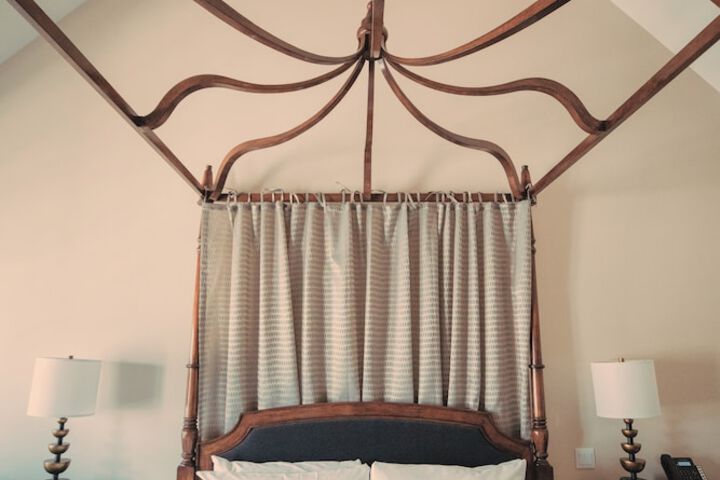 Room 25 of 53