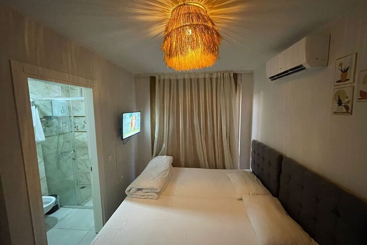 Room 2 of 12
