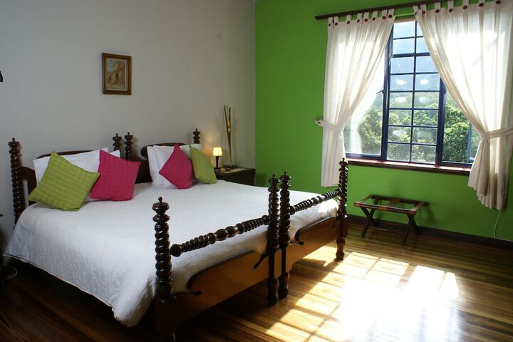 Room 7 of 42