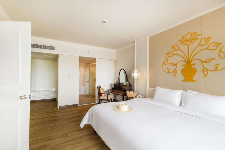 Room 57 of 182