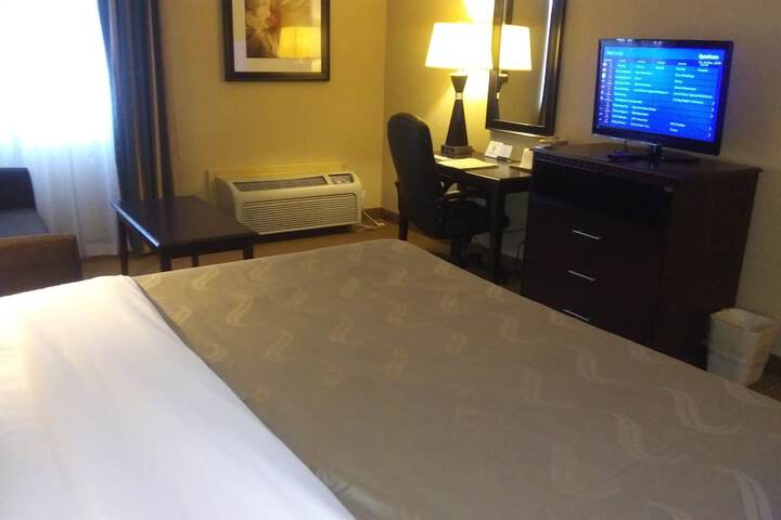 Upgrade King Bed (32 of 37)