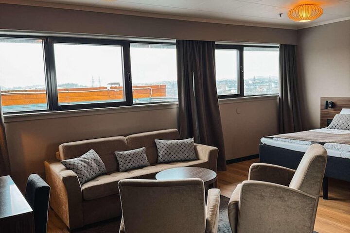 Room 9 of 14