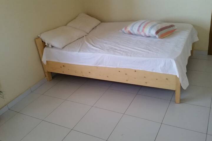 Room 5 of 11