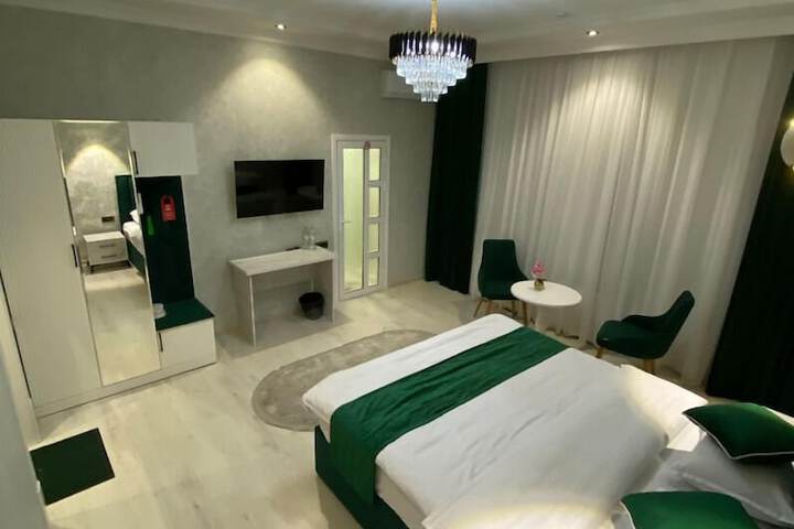 Room 7 of 19