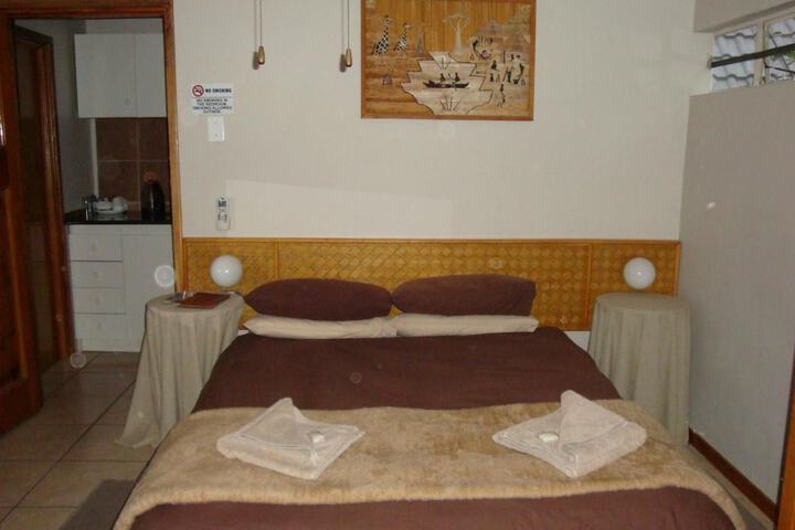 Room 8 of 52