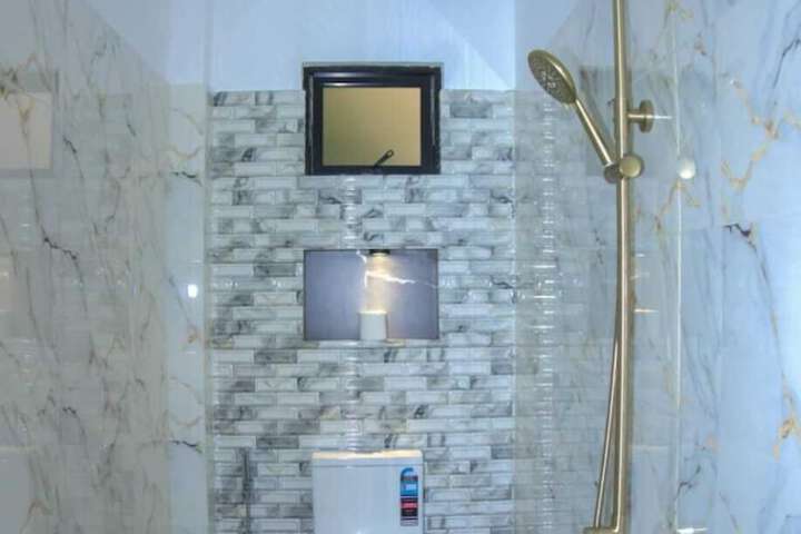 Room 20 of 28