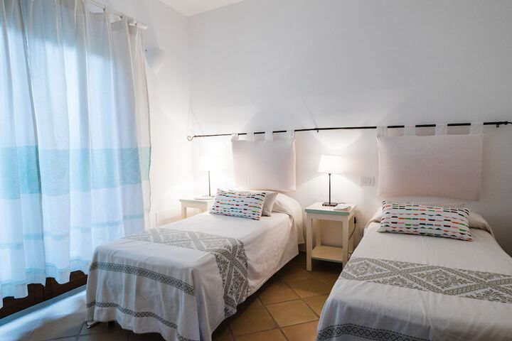 Room 26 of 100