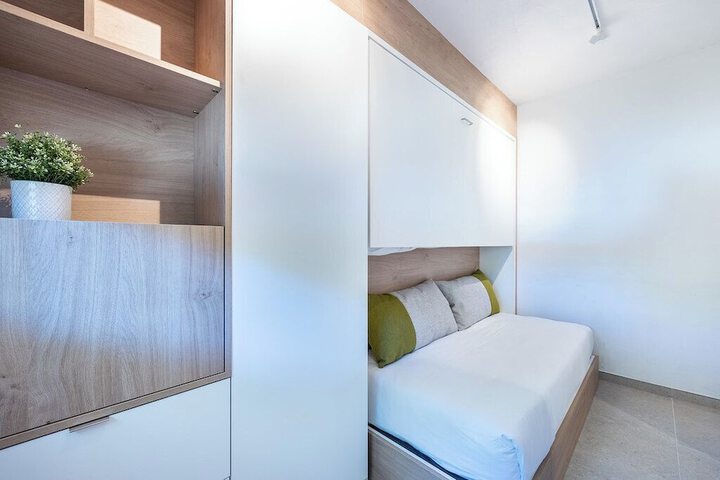 Room 66 of 220