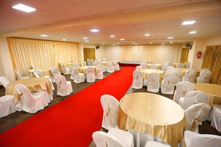Ballroom/Hall 43 of 54