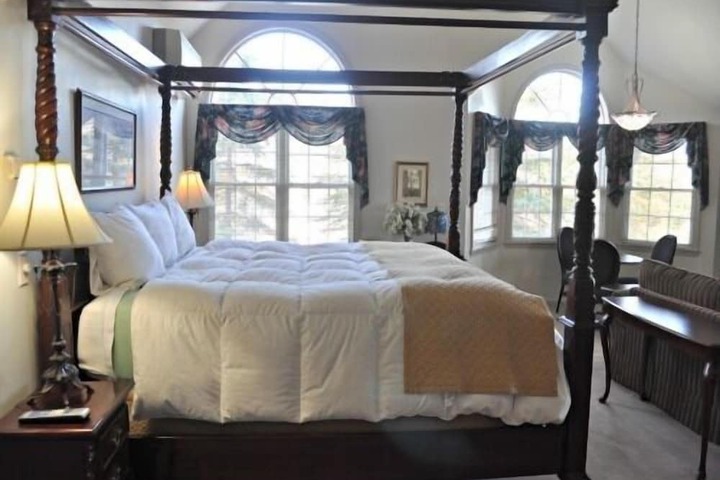 Room 4 of 15