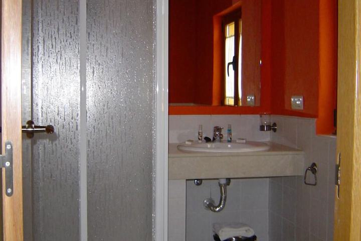 Room 35 of 51