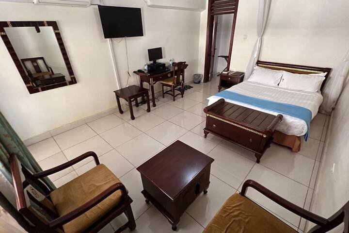 Room 2 of 5