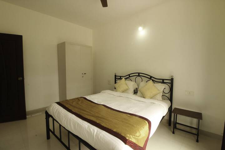 Room 14 of 22