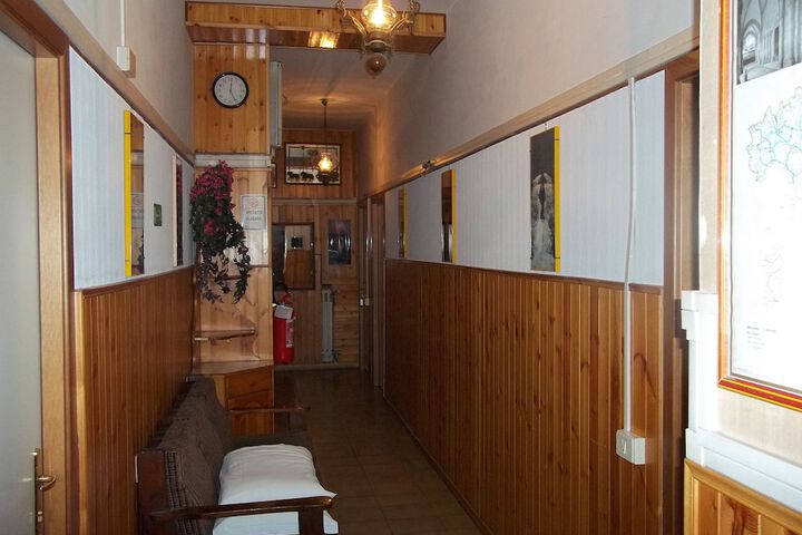 Ballroom/Hall 18 of 38