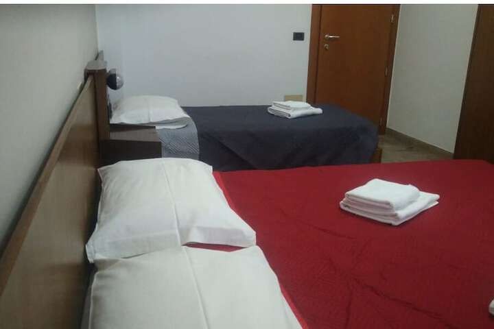 Room 12 of 37