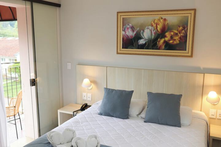 Room 3 of 89