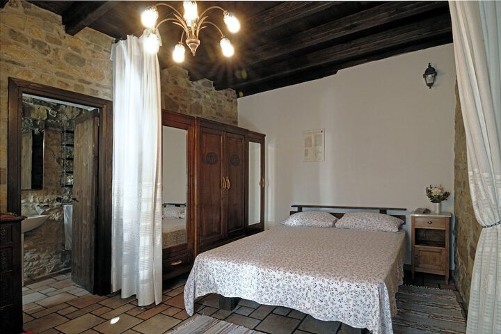 Room 4 of 26