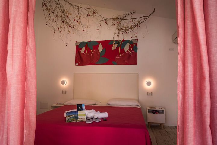 Room 28 of 74