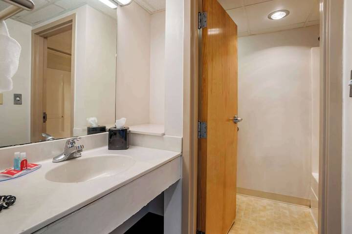 2 Double Beds (5 of 7)