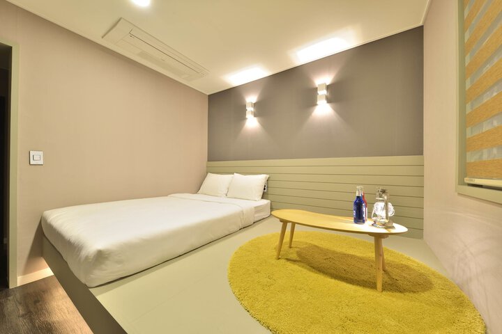Room 20 of 96