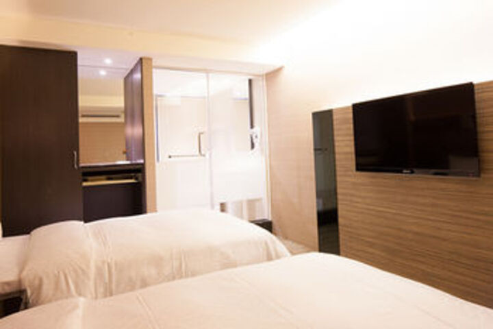 Room 8 of 22