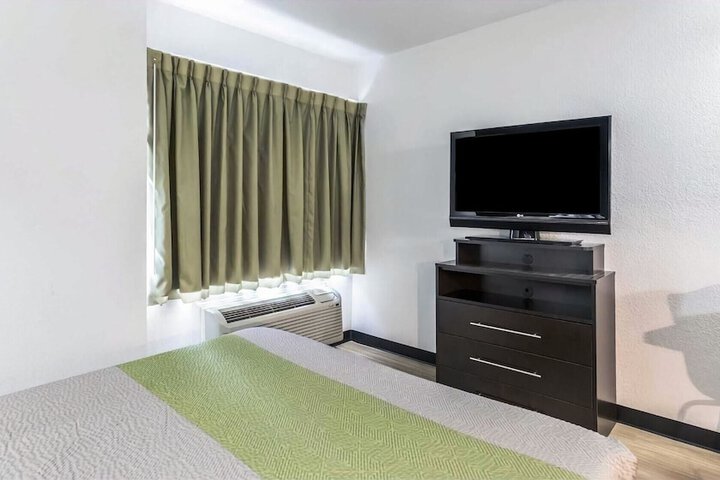 Room 21 of 72